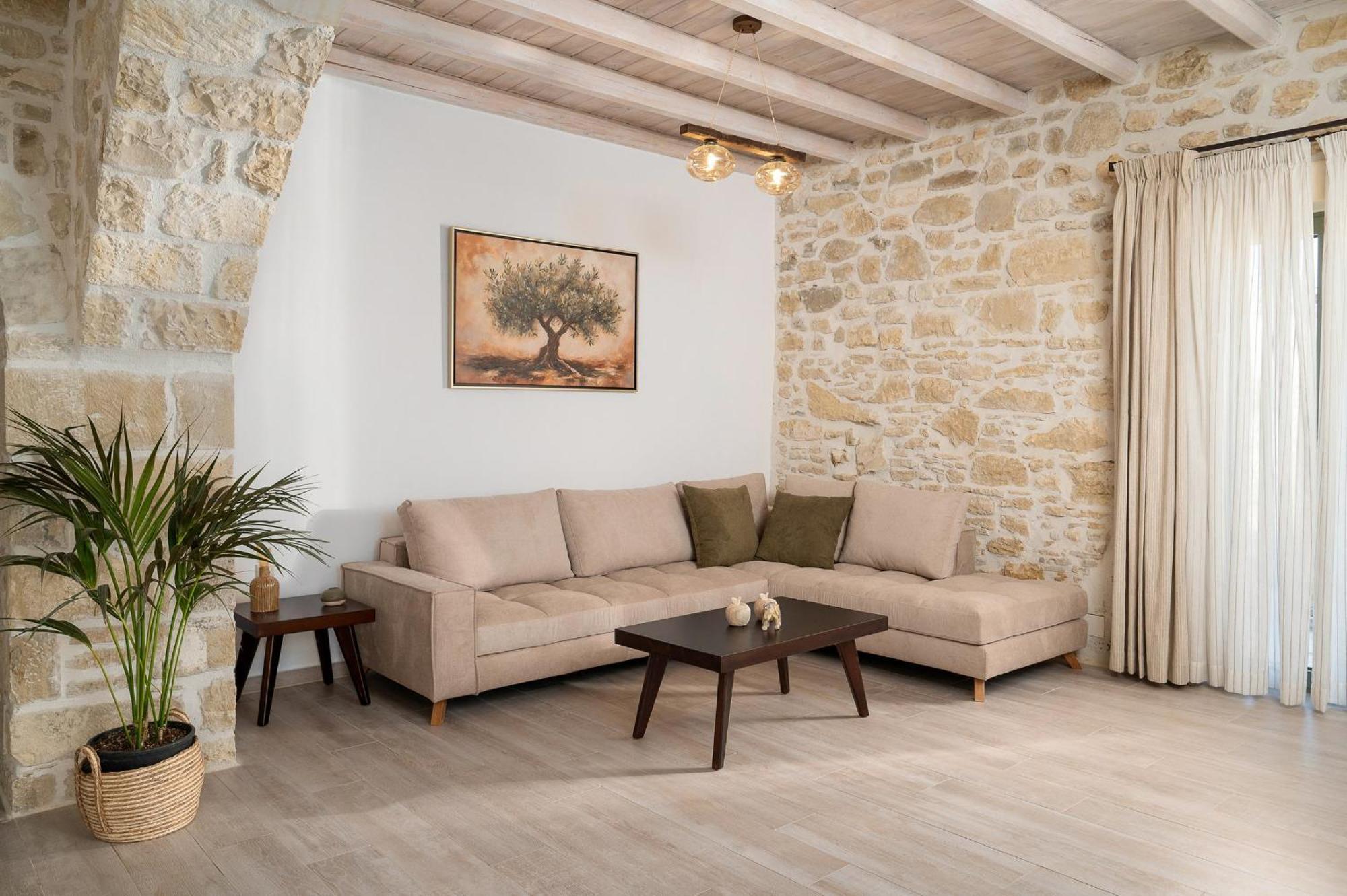 Papadia Luxury Apartment Pitsidia