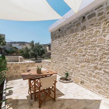 Papadia Luxury Apartments Pitsidia Exterior photo