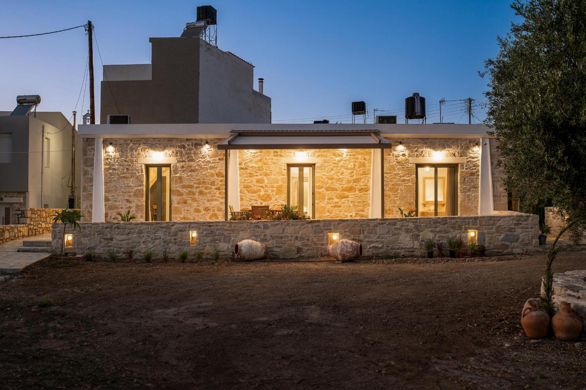 Papadia Luxury Apartment Pitsidia